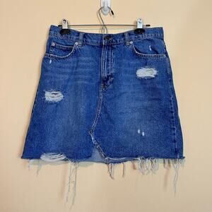 We The Free Distressed Asymmetrical Hem Medium Wash Denim Skirt Women’s Size 31